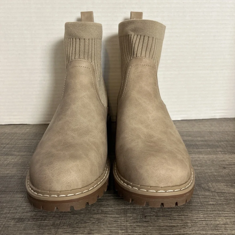 Corkys Cabin Fever Chelsea Pull On Boots Size 8 Tan Casual Vegan Leather Combat